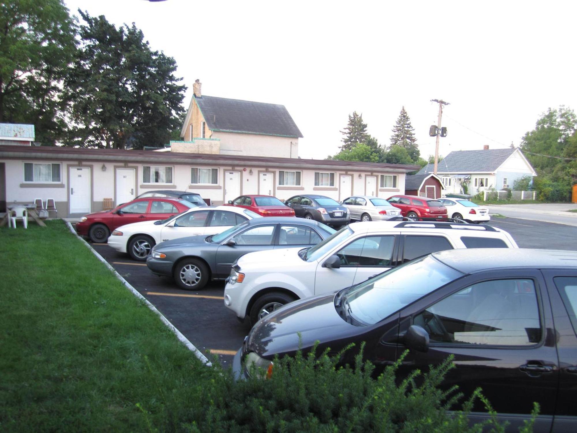 Hanover Canadiana Motel מראה חיצוני תמונה